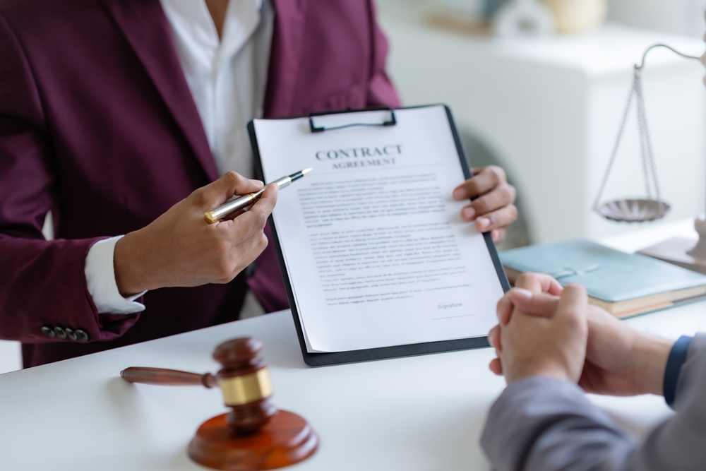 Treaty of the law. Sign a contract business. Legal execution department makes an appointment with the customer to sign a mediation agreement to pay the debt